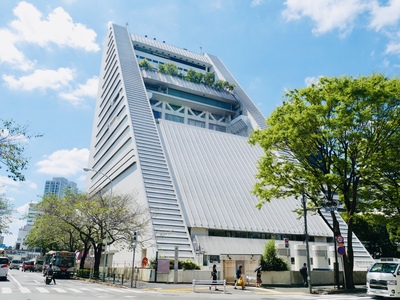 中野サンプラザの全景