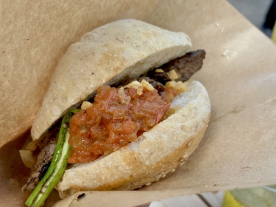 羊肉ナンサンド