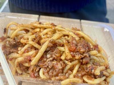 自家製ミートソースの鉄板太麺ボロネーゼ