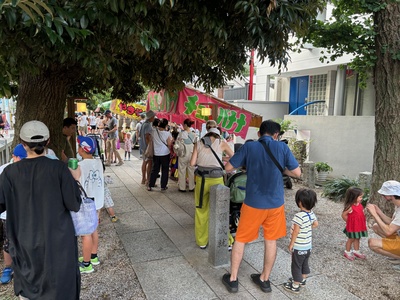 参道に並ぶ屋台