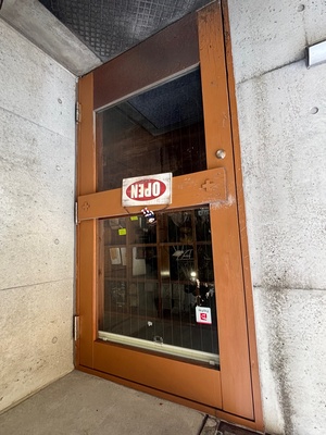 CROIX店舗の入口