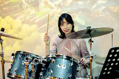 ステージに立つNononさん