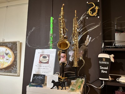 店内のサックス