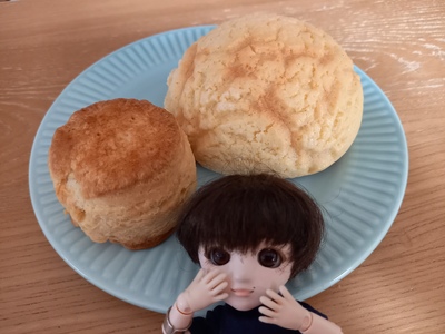 バニラメロンパンとスコーン