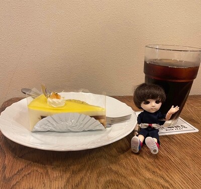 季節のケーキとアイスコーヒー