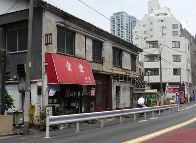 食堂伊賀のある長屋