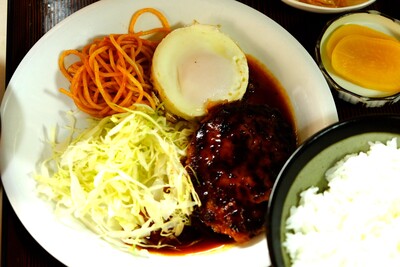 ハンバーグ定食