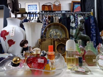 商品に紛れ込むちびナカノさん