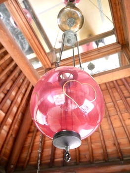 赤色の球灯