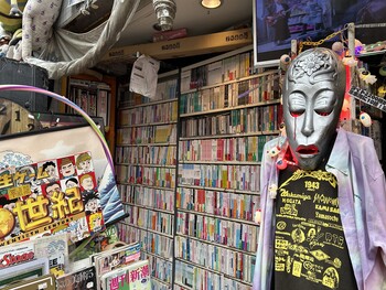 100円文庫コーナー