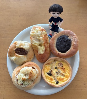 CROIXのパンとちびナカノさん