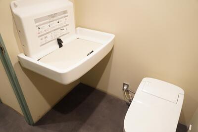 お手洗いのオムツ替えシート