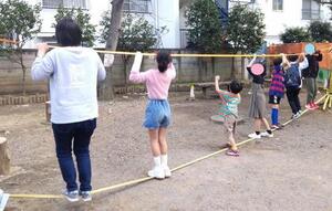 遊んでいる子どもの様子