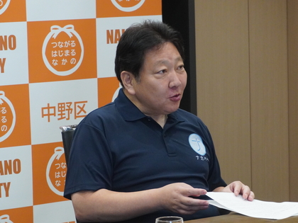 対談中の酒井区長