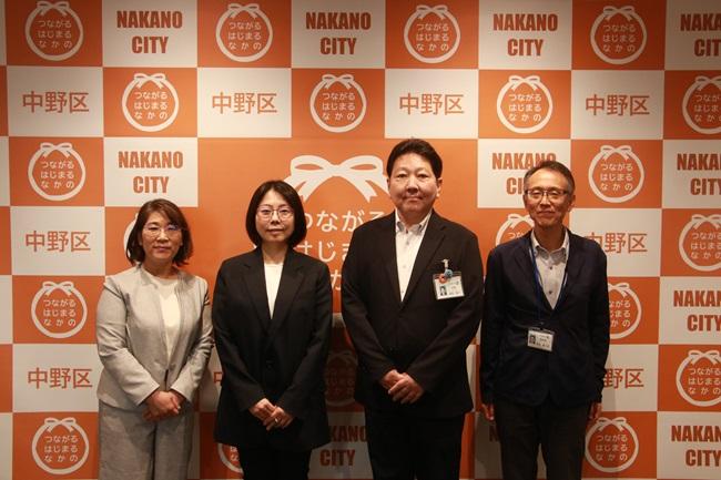 答申提出式出席者の写真